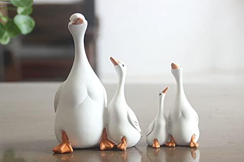 Lifelike Mother Duck and Ducklings Resin Statue for Patio Yard Decoration - Durable and Hand-Drawn Sculpture (Large Size (15cm x 10cm))