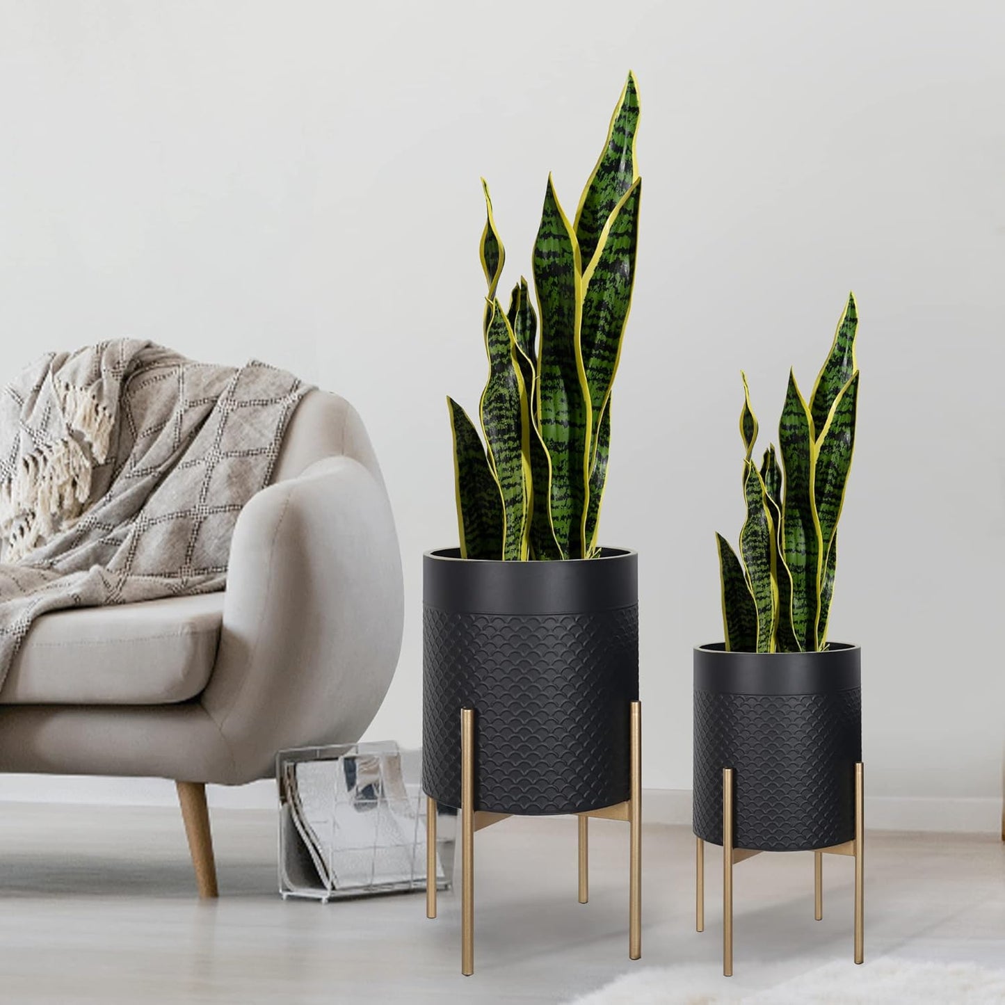 Oakrain Planters for Indoor Plants, Set of 2 Mid Century Modern Planter with Stand, Decorative Metal Planter Pots for Living Room, Office, Garden or Balcony, Black, 10"&12"