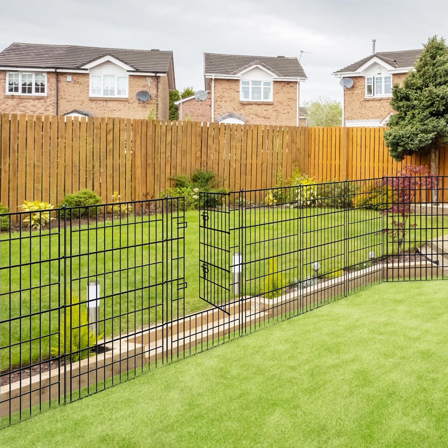 ARIFARO Decorative Garden Fence 4 Panels+1Gate 40in(H) x28in(W) No dig Animal Barrier Fencing,Pet Fence Rustproof Metal Wire Panel Border for Dog,Rabbits, and Patio(with gate)