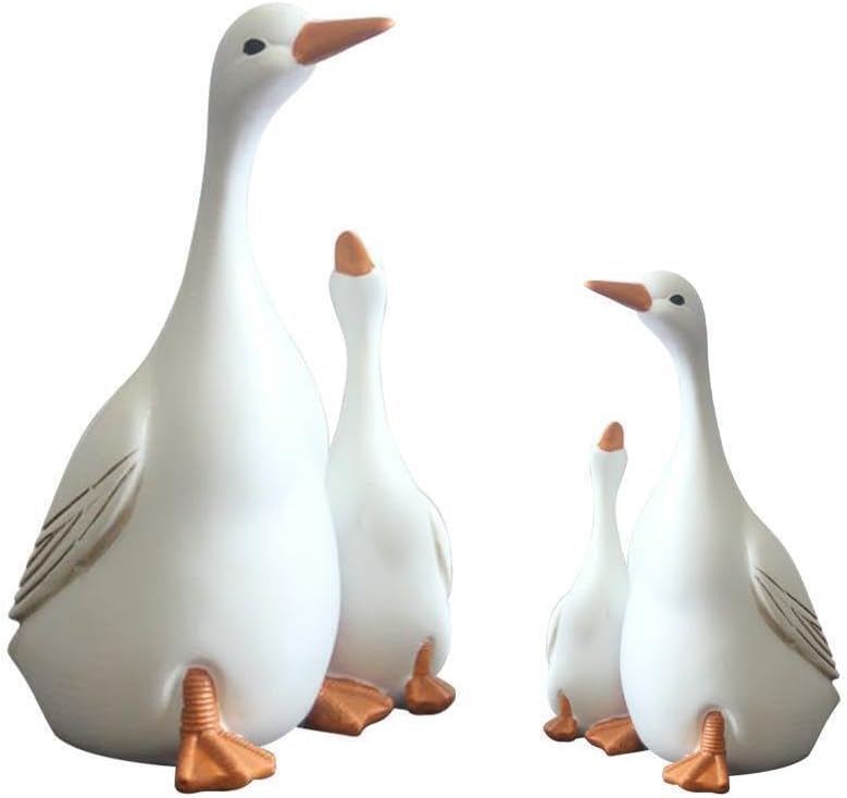 Lifelike Mother Duck and Ducklings Resin Statue for Patio Yard Decoration - Durable and Hand-Drawn Sculpture (Small & Large Bundle Set)