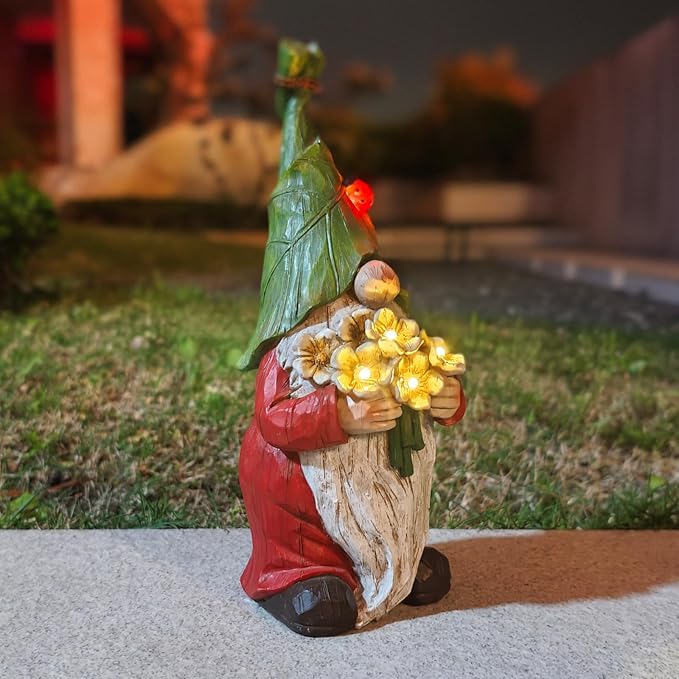 Garden Gnome Statue Outdoor Decor, Solar Garden Gnome Figurine Light, Resin Statues Sculpture for Patio Yard Lawn Outdoor Decorations