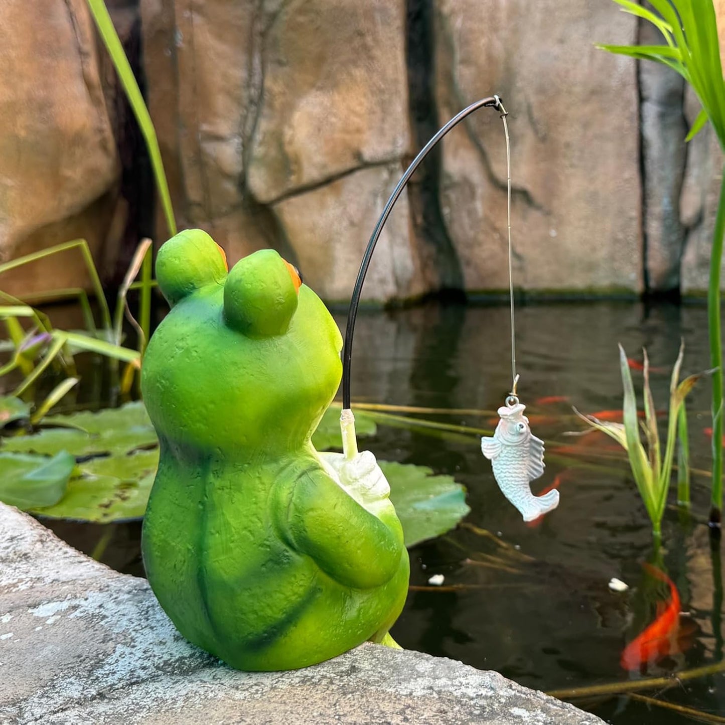 Frog Decoration for Yard Outdoor Garden Decor 9.7 Inch Tall Fishing Frog Statue for Koi Pond, Waterfalls or Poolside Ornaments, Fisher Animals Pond Decor, Gift for Mom & Women