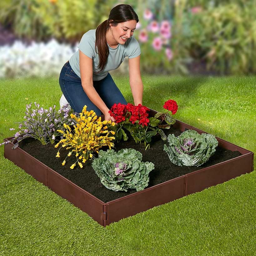The Lakeside Collection Raised Garden Bed with 8 Adjustable Panels