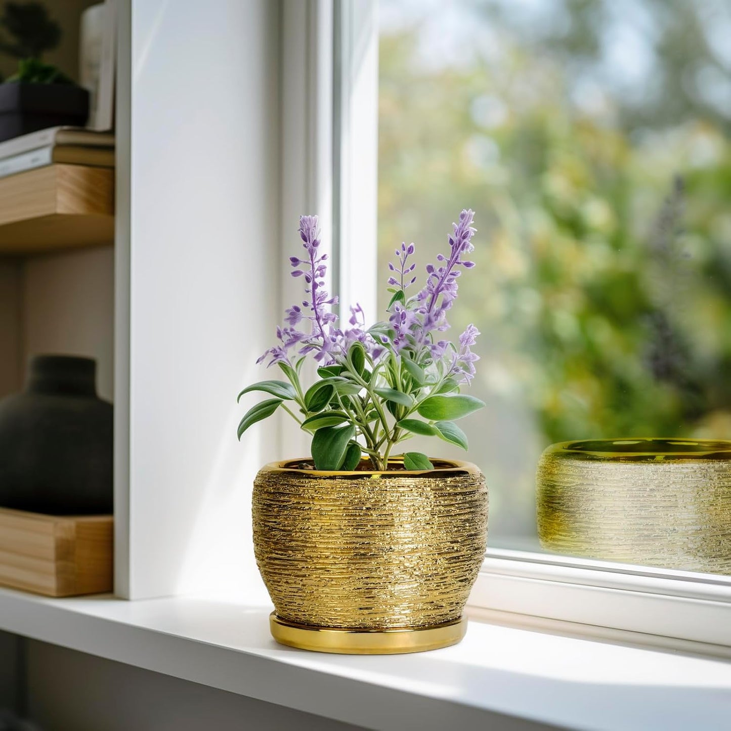 SQOWL Ceramic Planter - 6 Inch Plant Pot Indoor Outdoor, Modern Round Planter with Drainage Hole and Plant Saucer, Decorative Small Flower Pot, Home Decor, Birthday Gifts, Gold