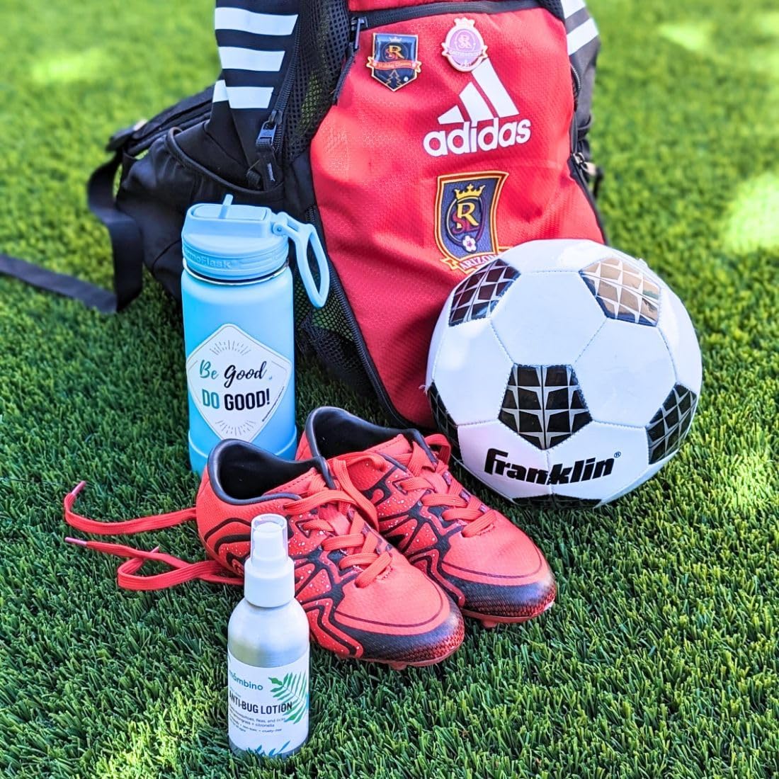 Anti-Bug Spray DEET-Free – Organic, All-Natural Bug Spray Travel Size with Essential Oils – Non-Toxic, Reef Safe, Face-Safe Bug Repellent for Babies, Kids, Adults by Mambino Organics, 4oz 3-Pack