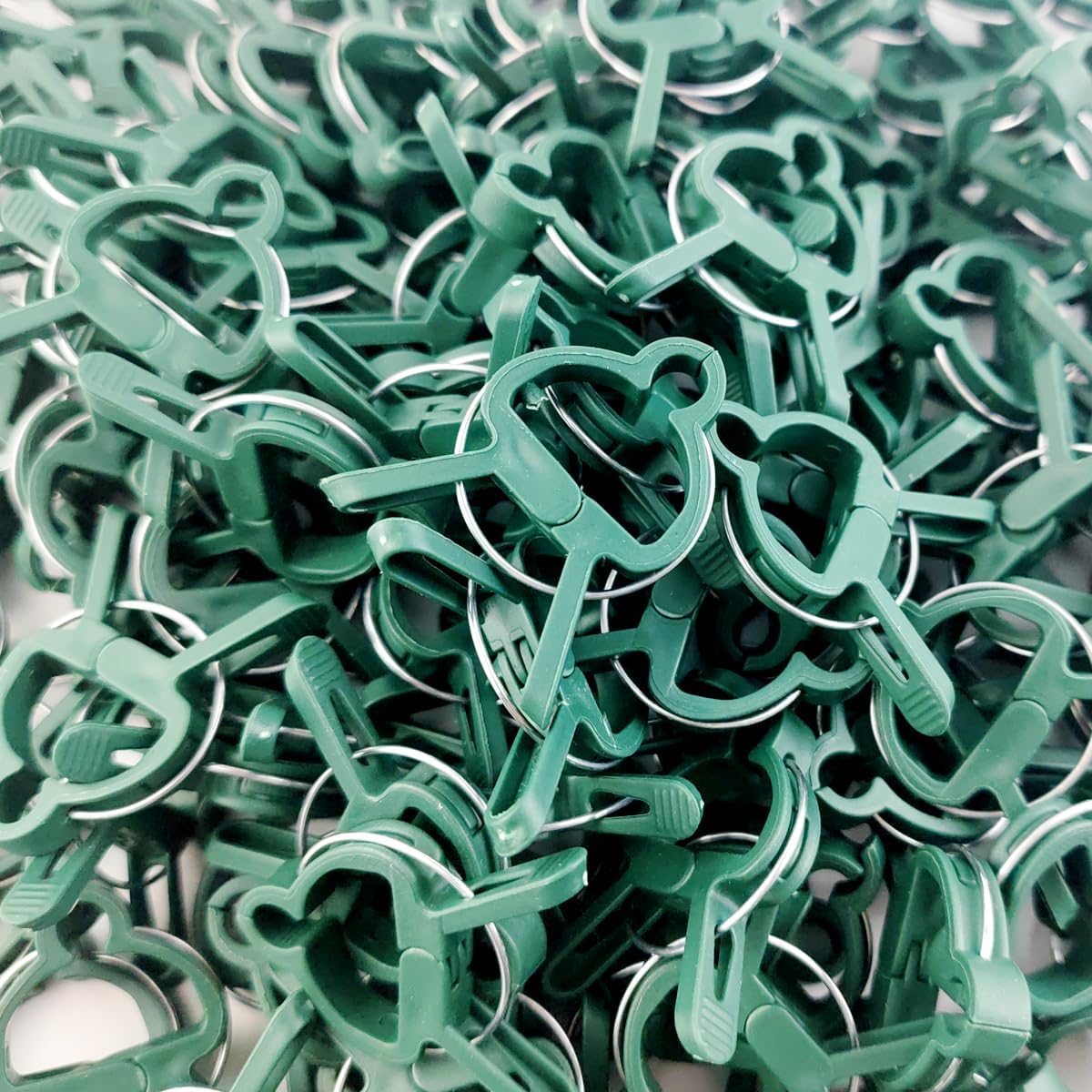 GXXMEI 100PCS Plant Clips Garden Clips for Tomato Cage, Tomatoes Clips Plant Support Clips for Bamboo Stakes, Climbing Plants, Vines, Gentle Plant & Flower Trellis Clips for Plant Stalks, Stems