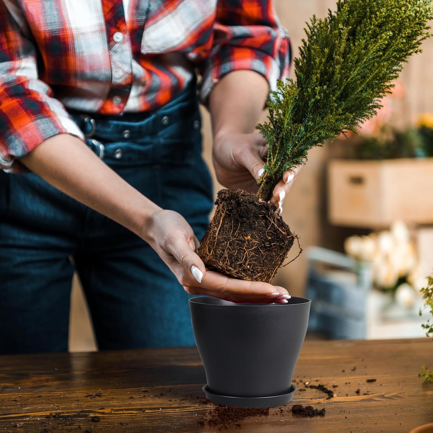 6 inch Plastic Nursery Pots, 16 Pack Plant Pots for Small Indoor Outdoor Plants, Flower Pots with Drainage Holes and Saucers, Decorative Seedling Starter Planters for House Plants, Black