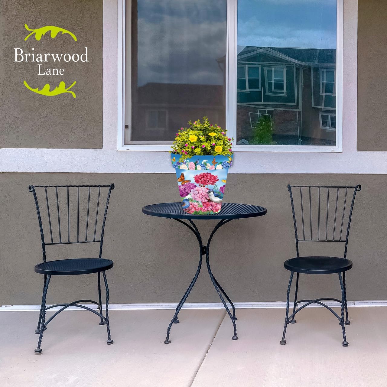 Briarwood Lane Geraniums in Bloom Medium Planter