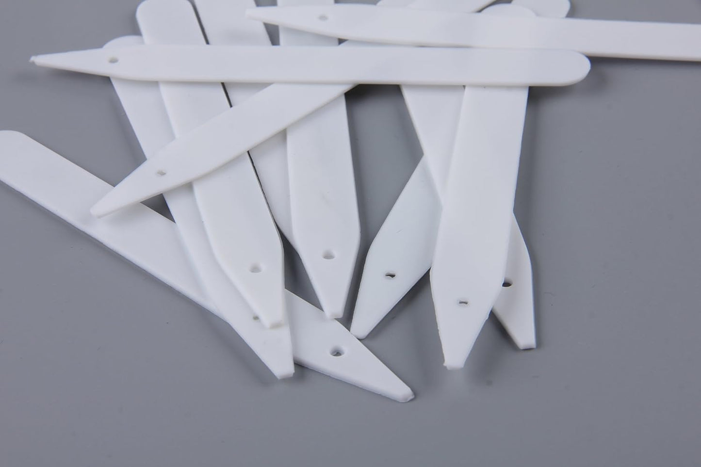 Delatanus 200PCS Plant Labels 4.7inch Plant Markers,White