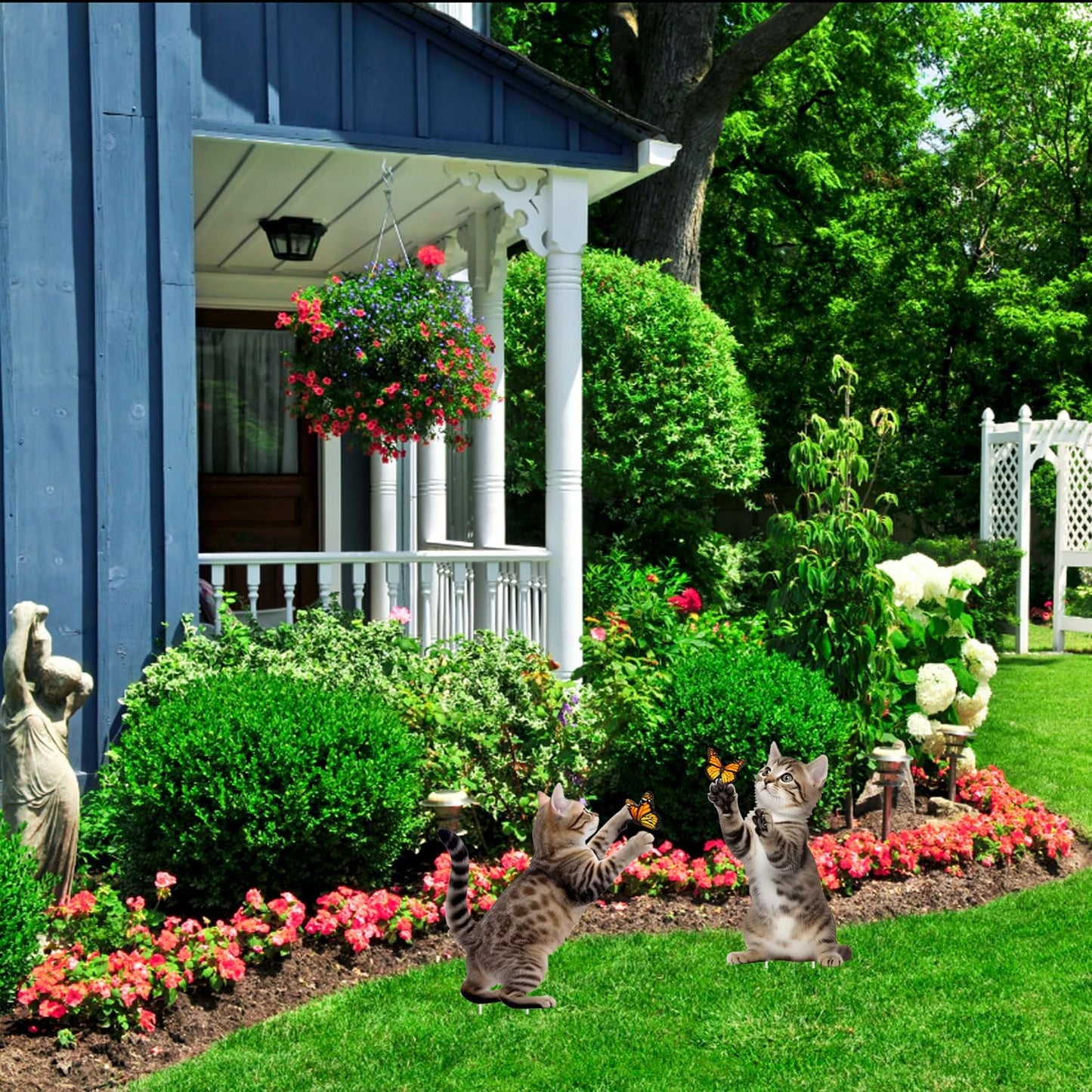 Metal Garden Stakes Decor,Cute Cats Playing with Butterflies Stakes, YGarden Statues Bird Repellent Cat Decorative Garden Stakes for Yard, Garden, Lawn Outdoor Decorations Set of 2