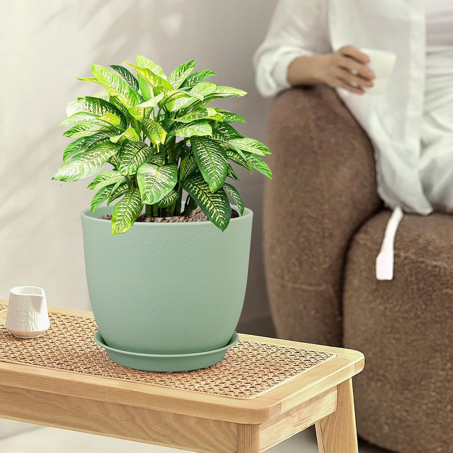 Medium Plant Pots 10/9/8 inch, Flower Pots for Indoor Outdoor Plants, Set of 3 Modern Decorative Plastic Planters with Drainage Holes and Saucers for House Porch Garden Plants, Green