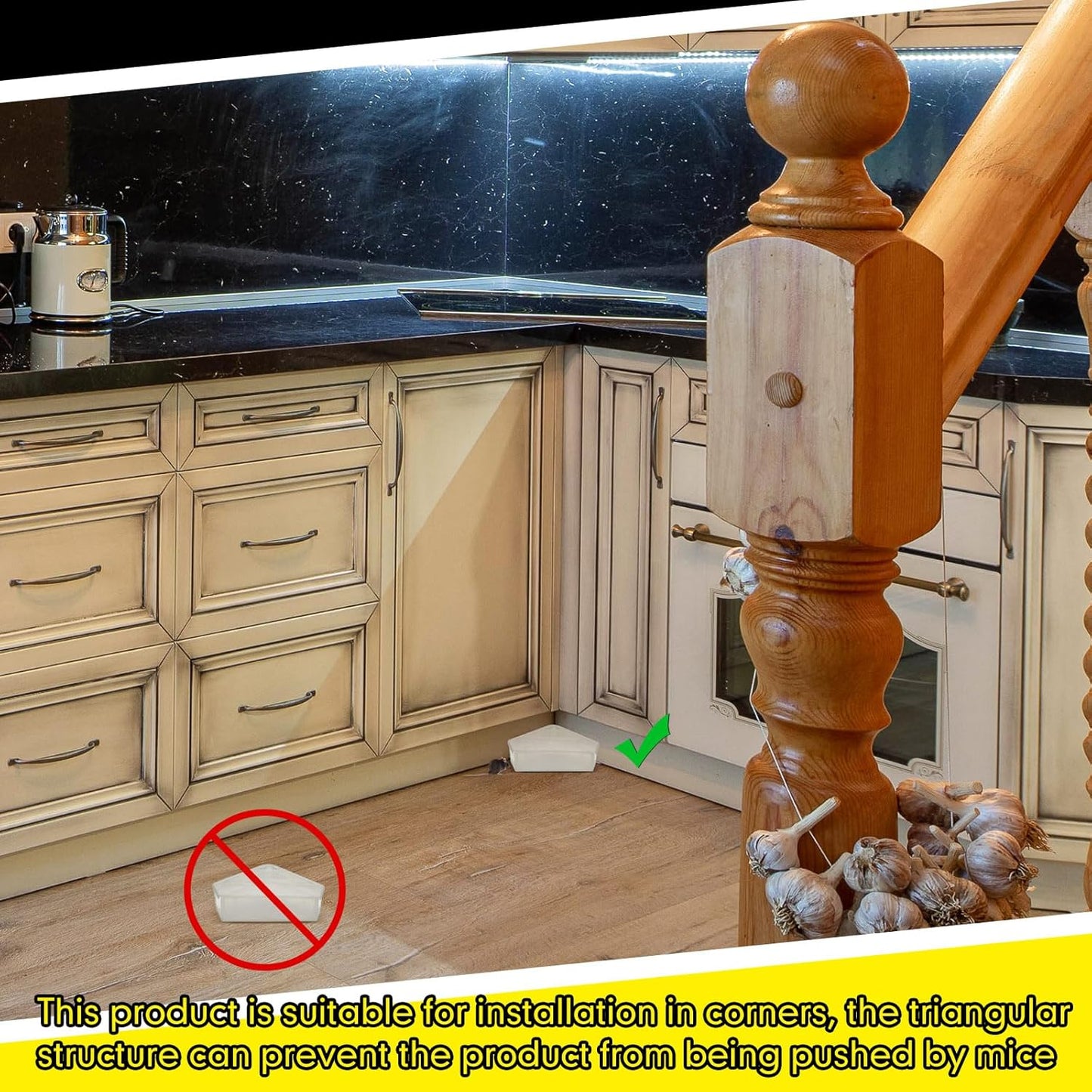 Qualirey 24 Pcs Mice Station with Key Triangle Bait Station Reusable Rodent Trap Bait Box, Keeps Children and Pets Safe Indoor & Outdoor, Bait Not Included, Suitable for Small Mice (Translucent)