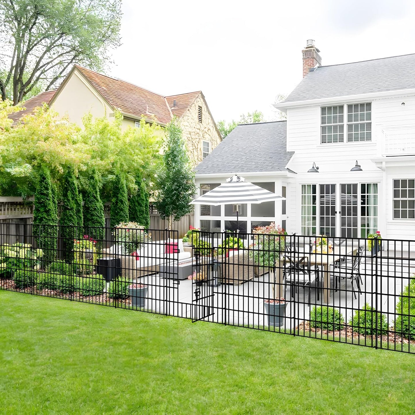 ARIFARO Decorative Garden Fence 4 Panels+1Gate 32in(H) x28in(W) No dig Animal Barrier Fencing,Pet Fence Rustproof Metal Wire Fencing Panel Border for Dog,Rabbits, and Patio(with gate)