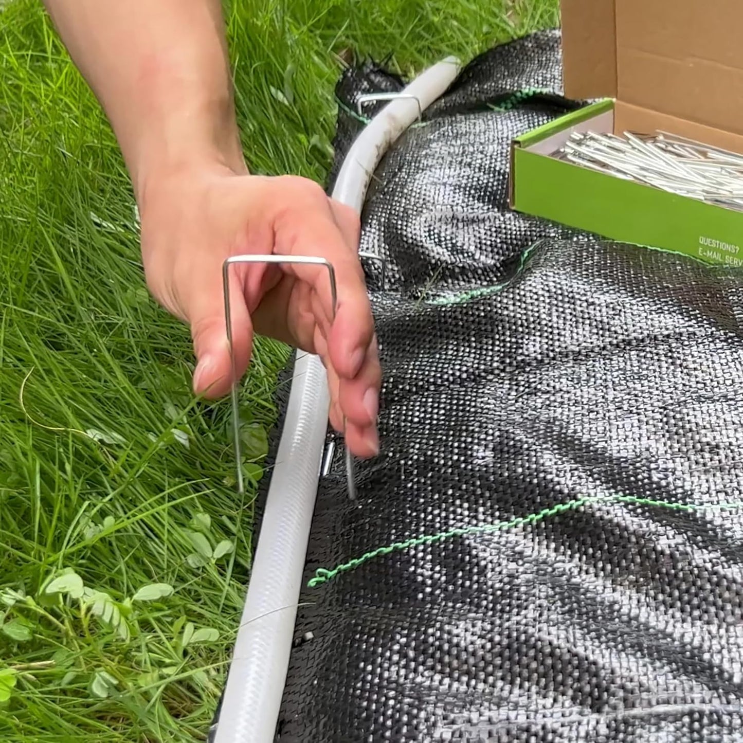 Landscape Staples 6 inch 100 Pack Galvanized Garden Stakes,12 Gauge Heavy Duty Garden Pins for Fences, Lawns, Weed Barriers and Landscape Fabrics, Irrigation Hose,Yard Lawn, Landscape Fabric.